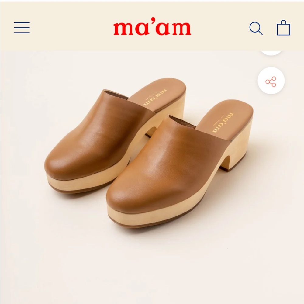 Brown Platform Clogs - size 7
